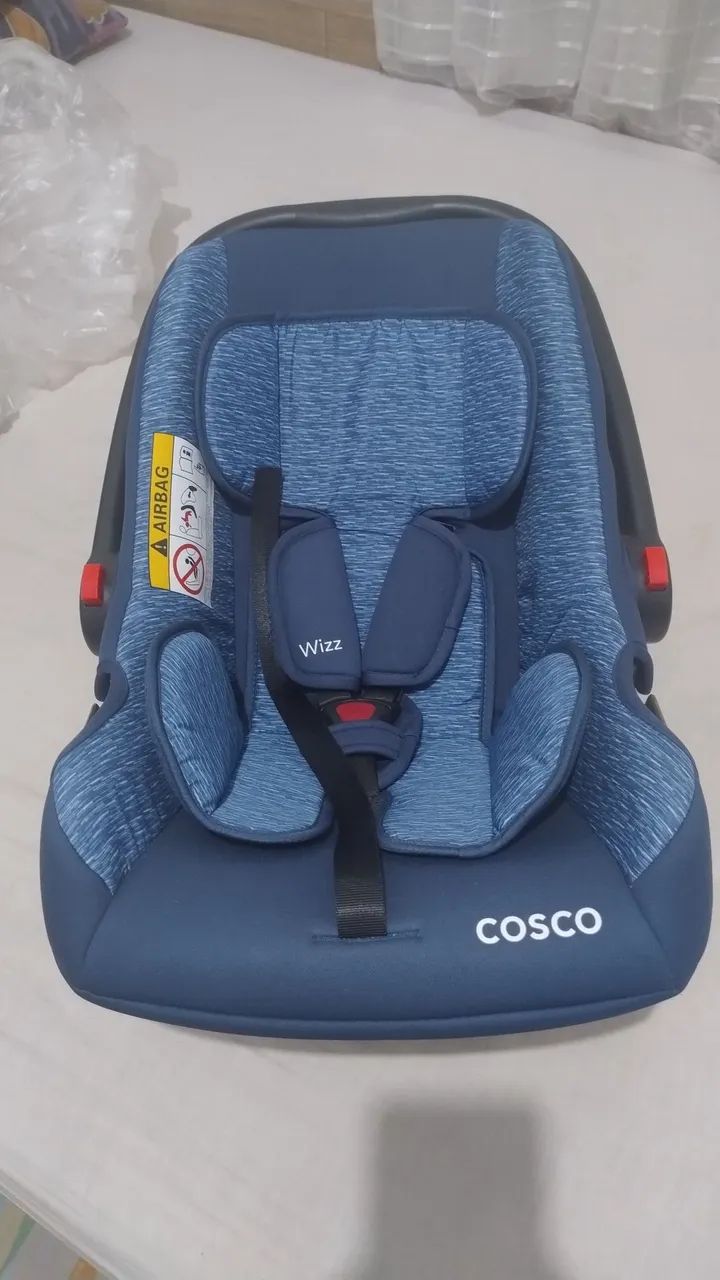 Bebê conforto na cor azul novo
