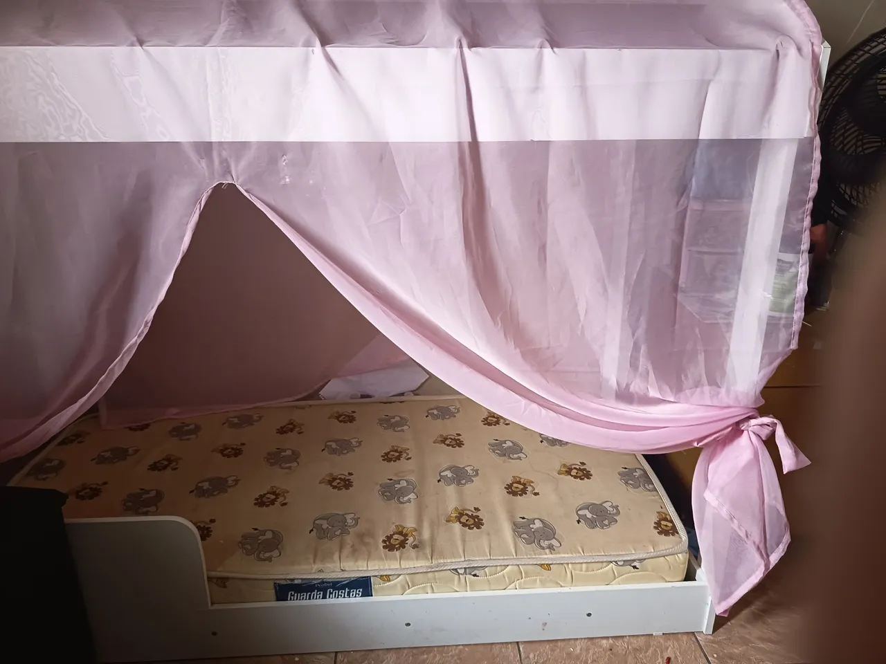 Cama infantil com oveal