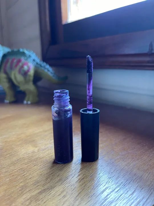 Batom gloss roxo Quem Disse, Berenice?