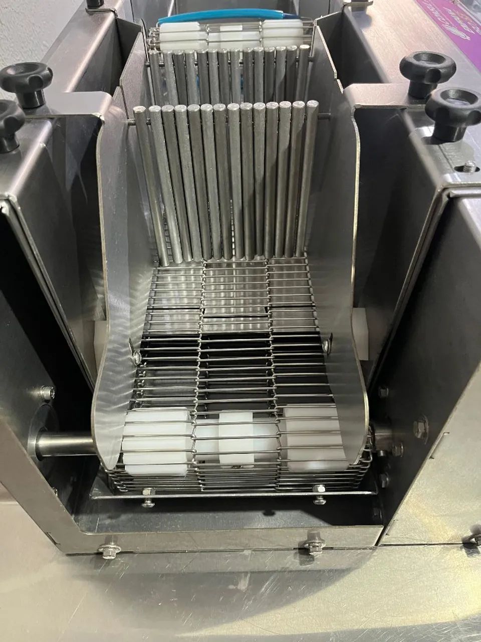 Empanadeira Automática Profissional em Aço Inox - Semi Nova | Alta Produção - Foto 4