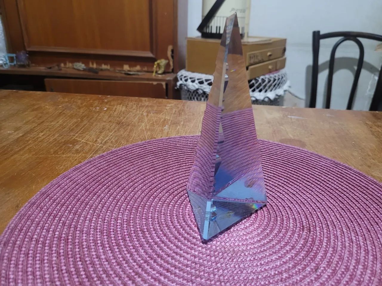 Pirâmide de cristal lapidado  - Foto 3