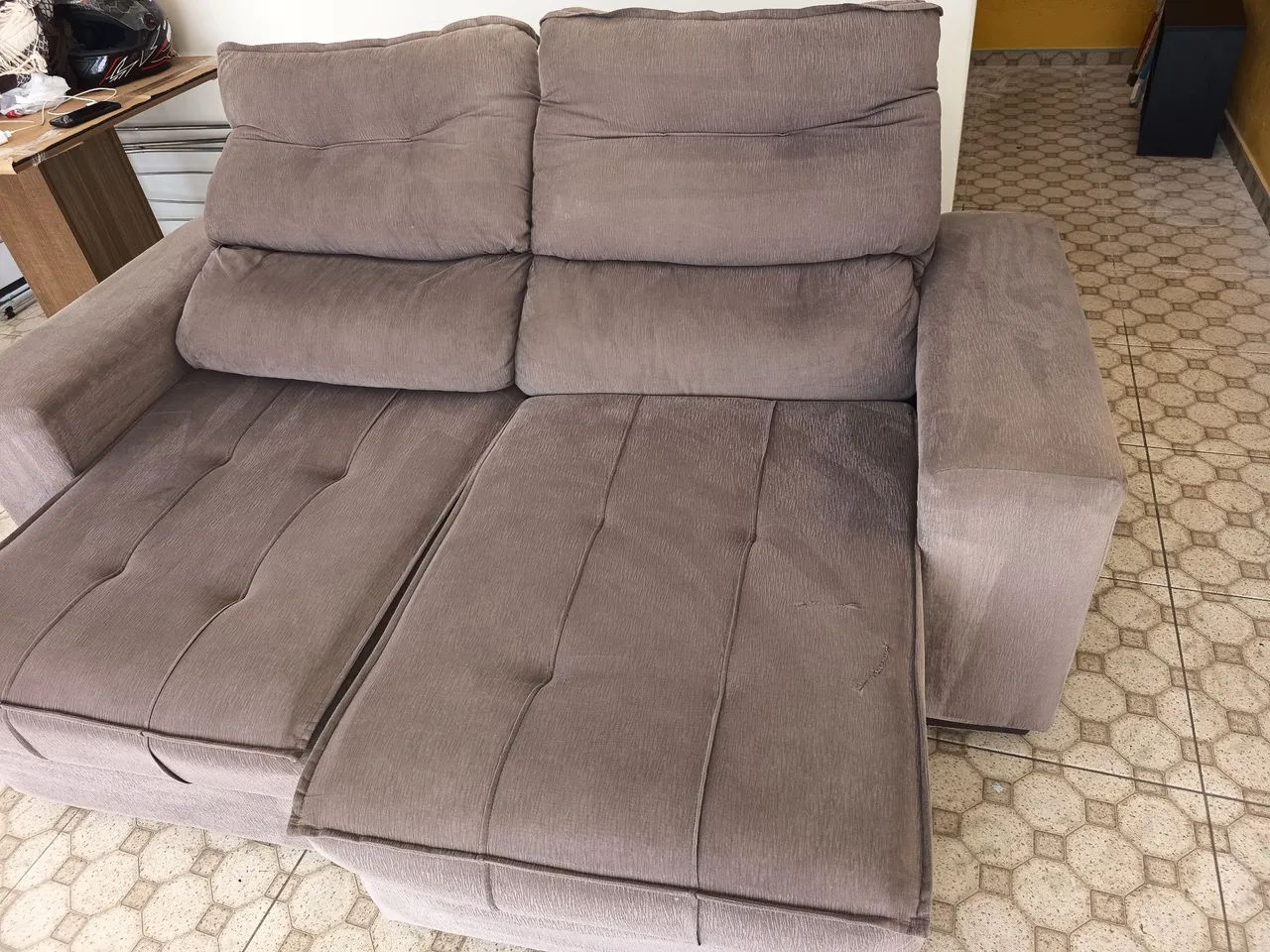 Sofá 4 Lugares Confortável e Espaçoso - Ótimo Estado! - Foto 5