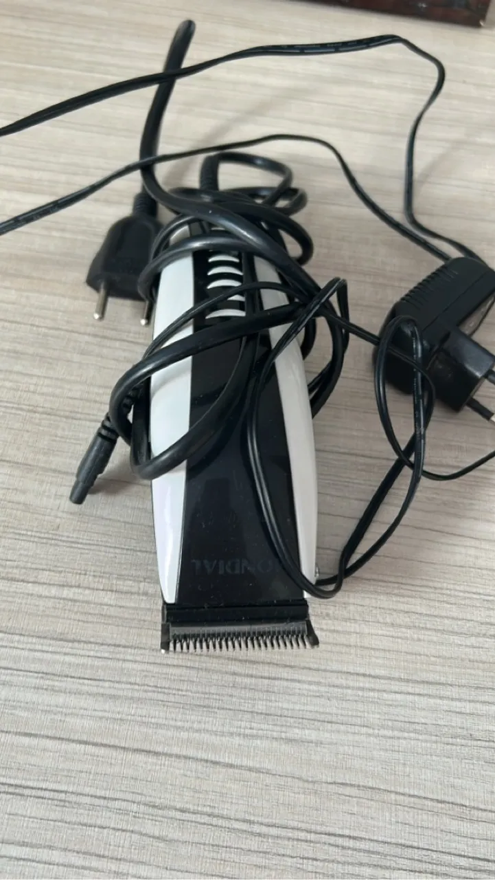 Máquina de Cortar Cabelo Mondial