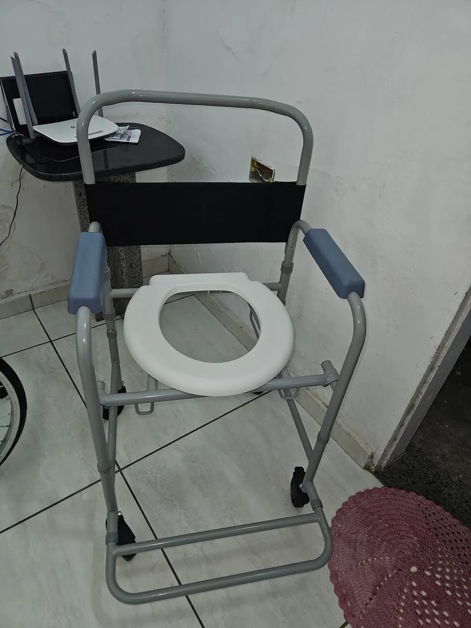 Cadeira com assento sanitário - Foto 2