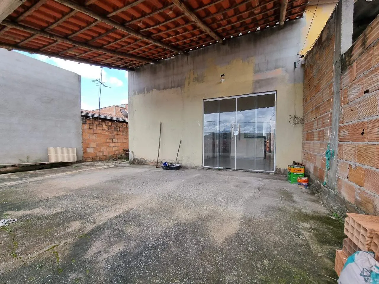Aluga-se Casa com Quintal no Bairro Satélite, em Juatuba | JUATUBA IMÓVEIS