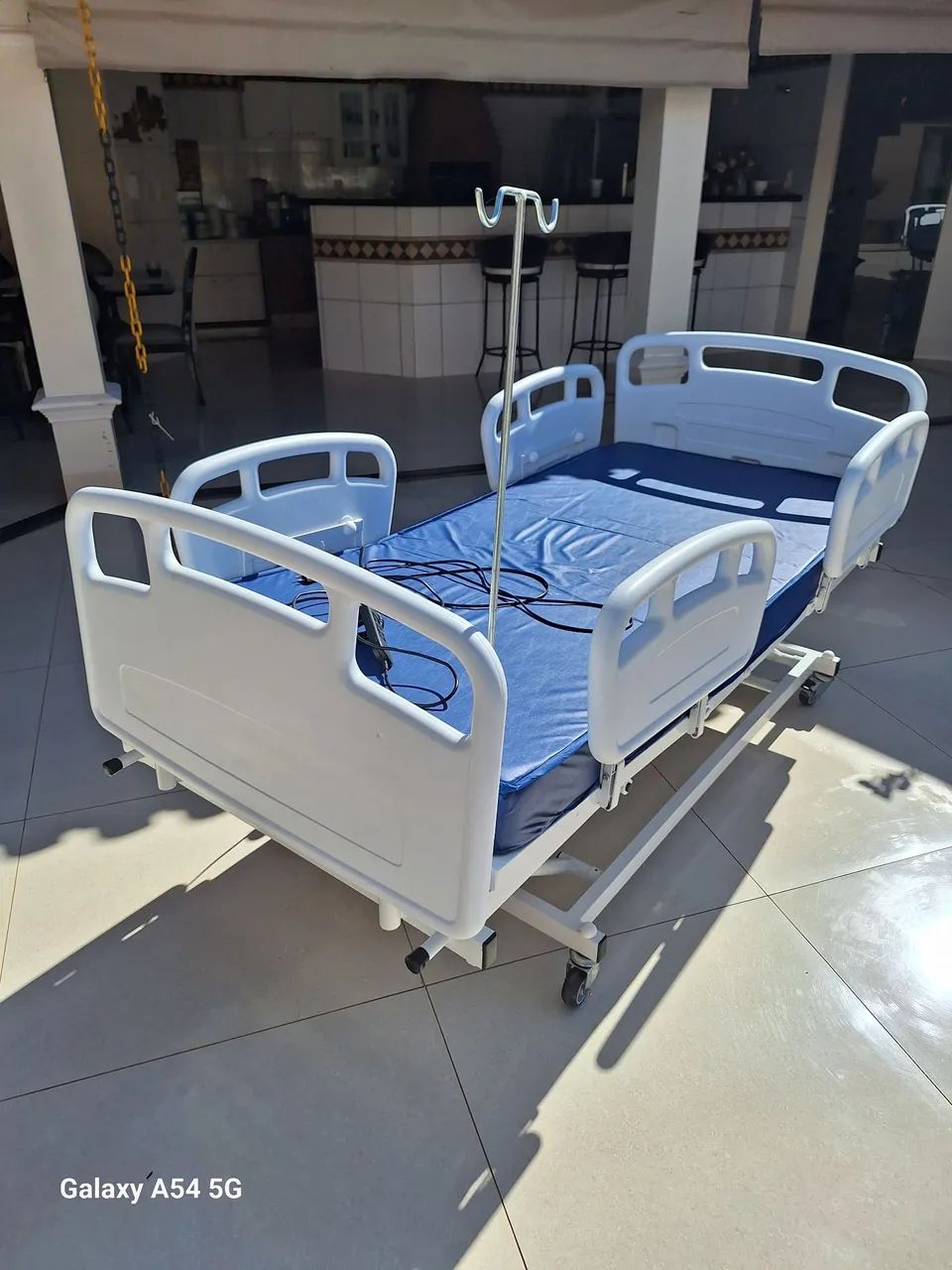 Cama Hospitalar Articulada Motorizada/Elétrica Salutem