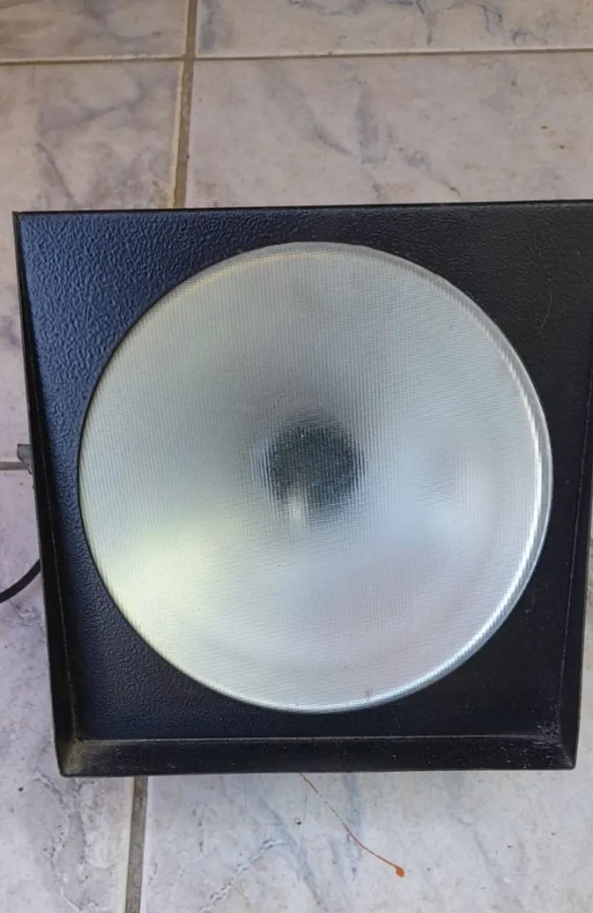 Luz estroboscópica Seminova ótimo estado, 127v com controle de velocidade - Foto 3
