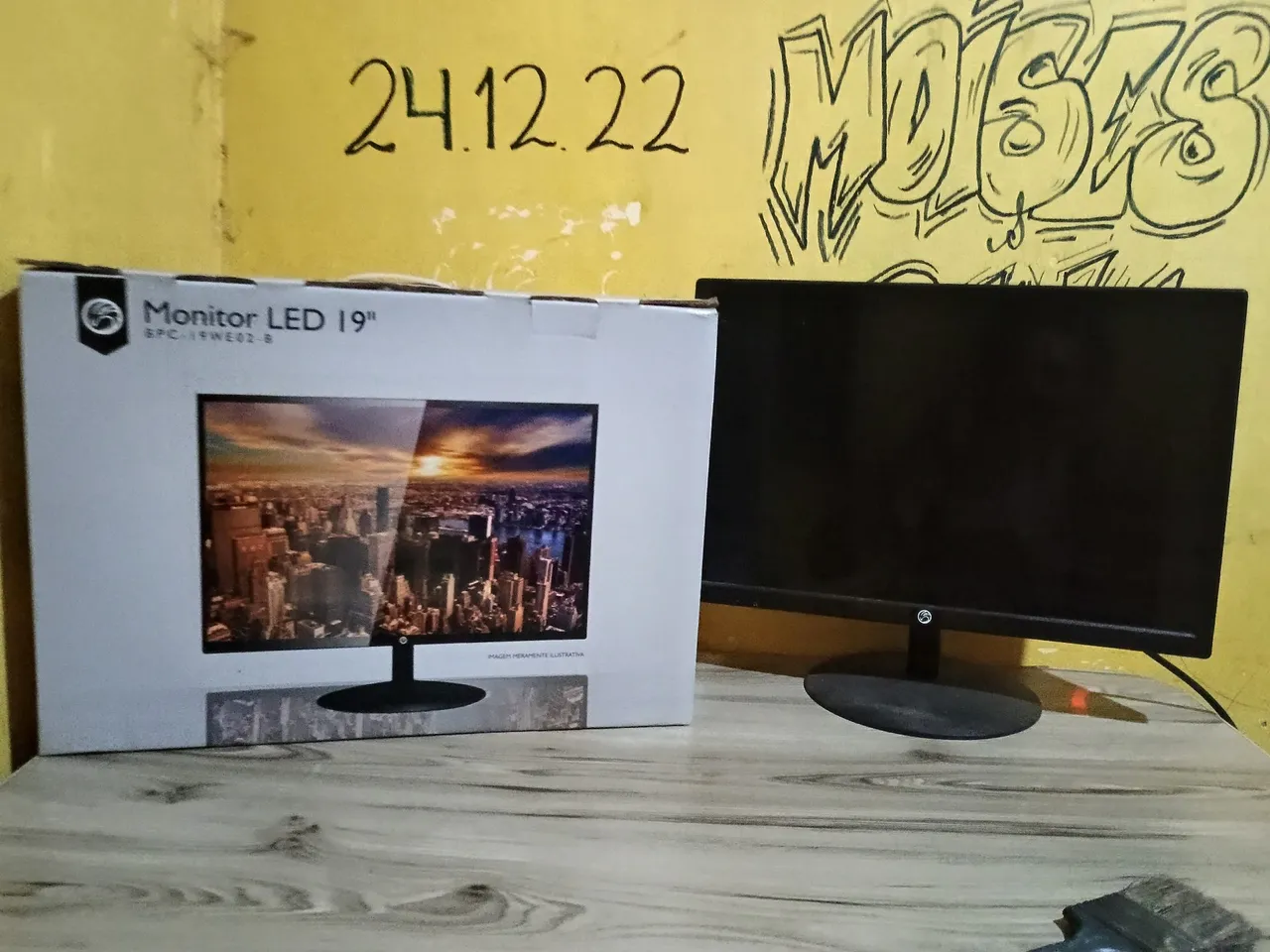 Monitor LED 19" HP - Perfeito para suas tarefas