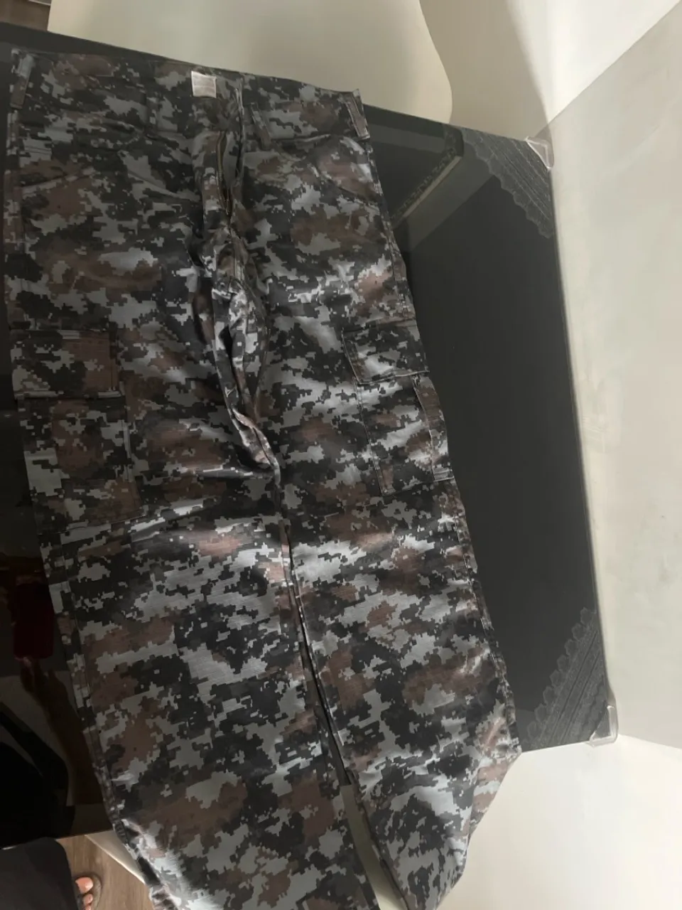 Calça camuflada para camping