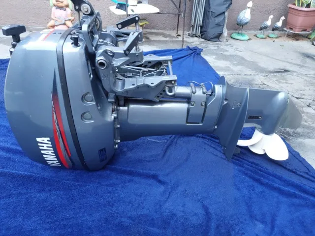 motor de popa yamaha 15 hp / nao aceito trocas / valor final /
