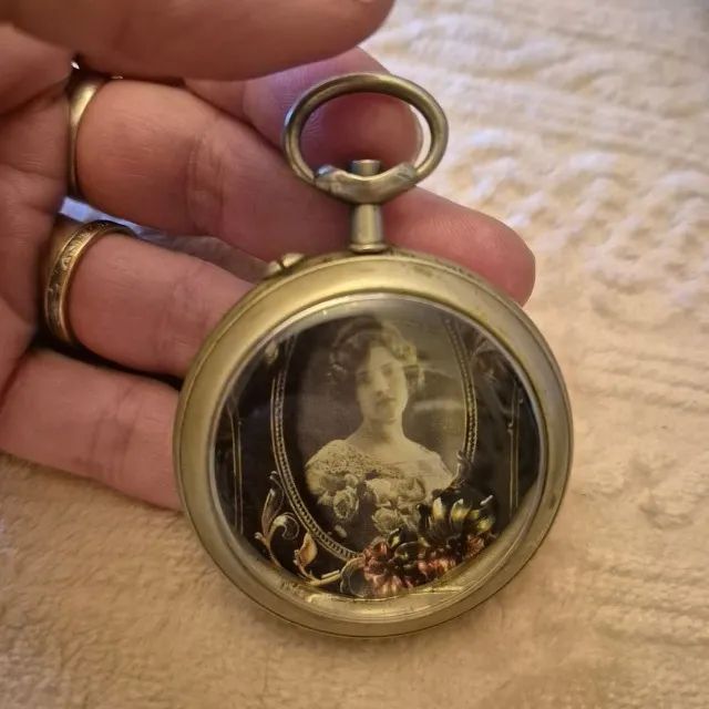 Ancient reliquary 264304360758147120