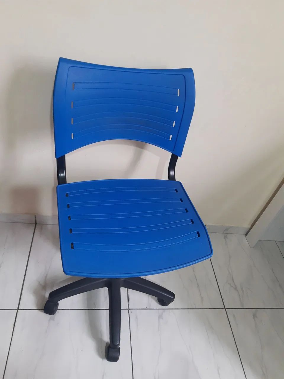 Cadeira de escritório giratória 