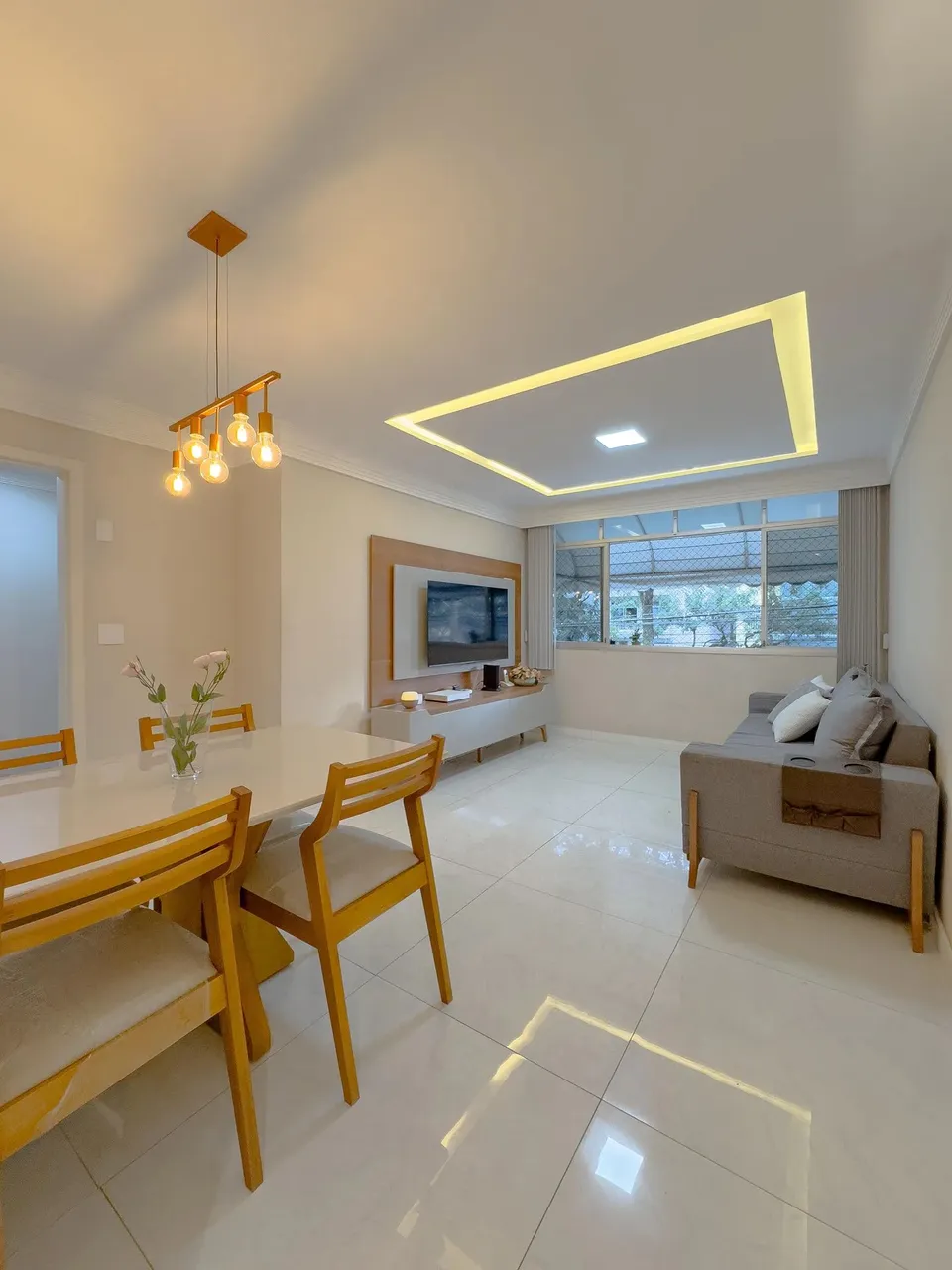 Apartamento com 3 Qts, 2 Banheiros-Elevador-Reformado- Próx. ao Shopping-Jardim da Penha-V