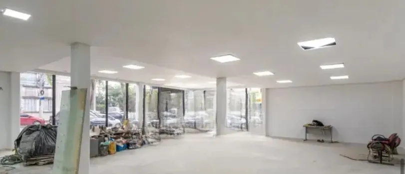 Prédio comercial para venda ou locação com 381m² , 10 vagas em São Geraldo - Porto A