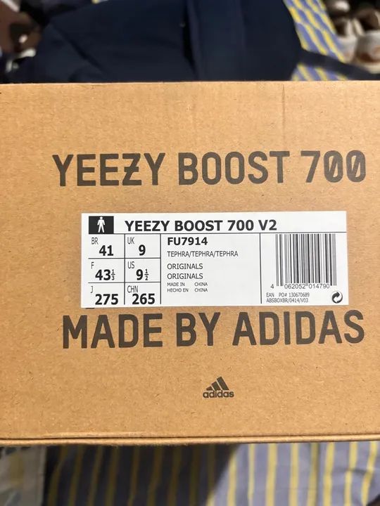 Adidas Yeezy Boost 700 V2 Tephra  - Foto 2