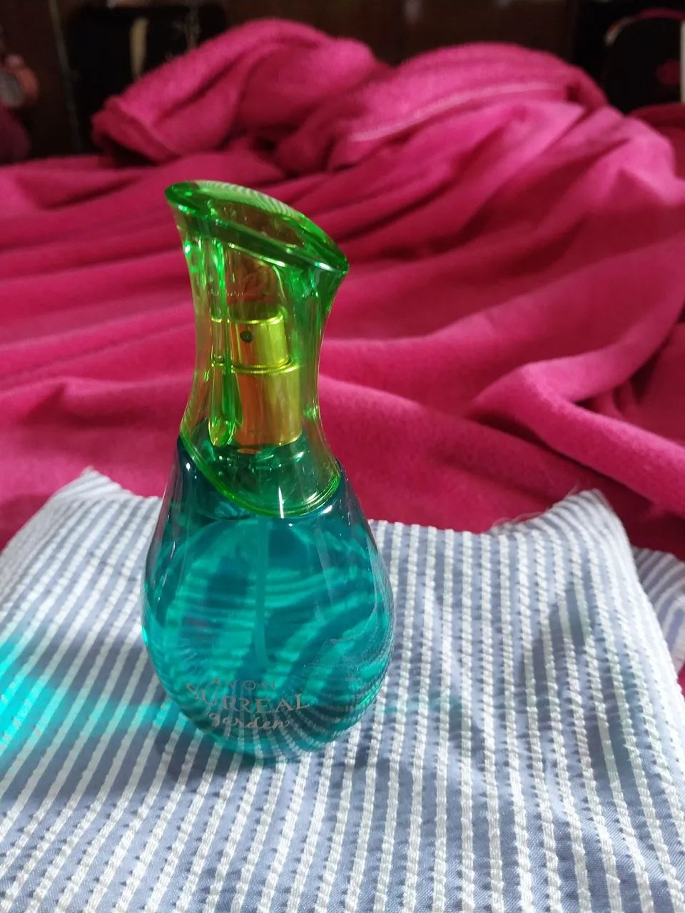 Perfume avon surreal Garden de 75 ml 64299094844546123