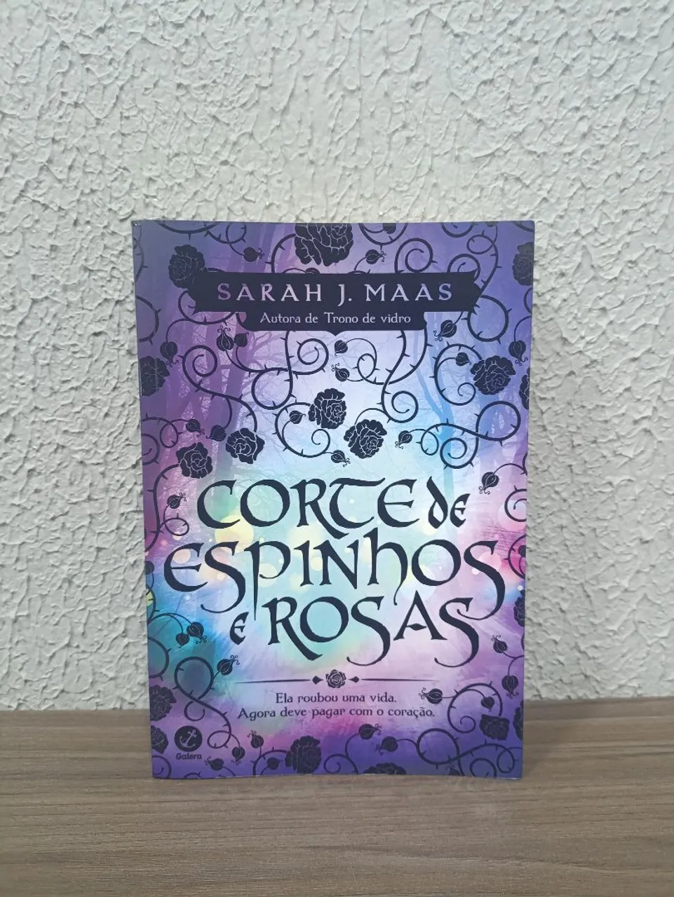 Corte de Espinhos e Rosas - Sarah J. Maas