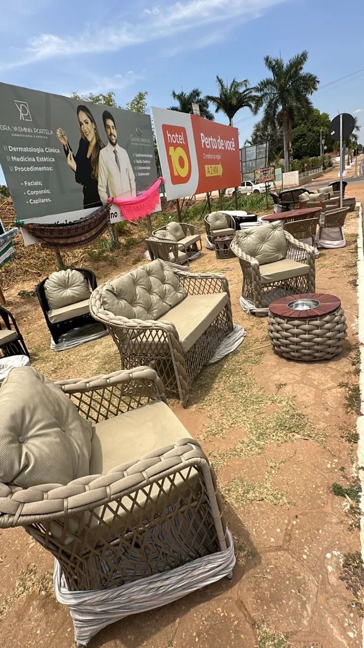 Conjunto de sofá Janaína, disponível em cores