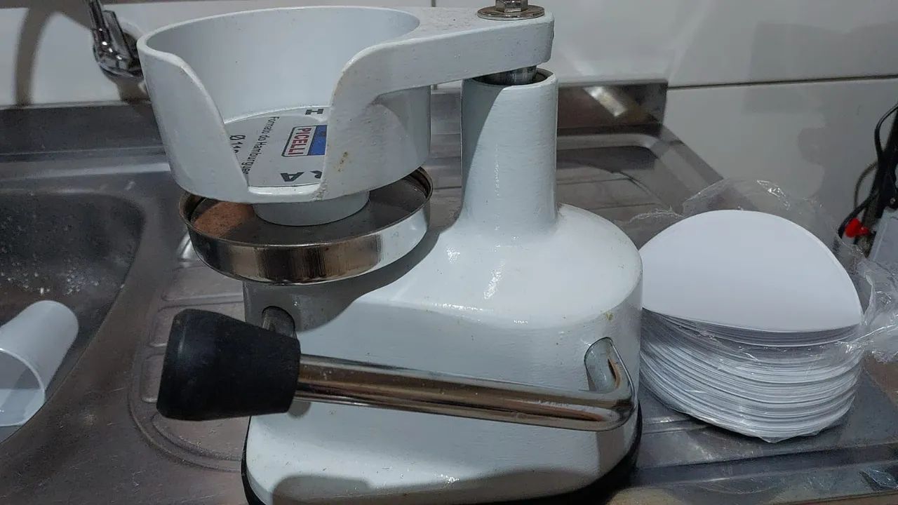 Maquina Modeladora De Hamburguer 12,8Cm Branco Hp-128 - Picelli - Foto 2