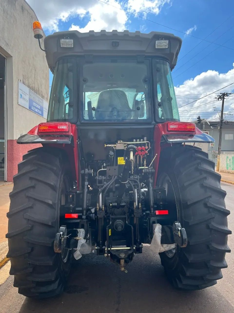 Trator LTMG YTO 120 cv 4x4 - Foto 3