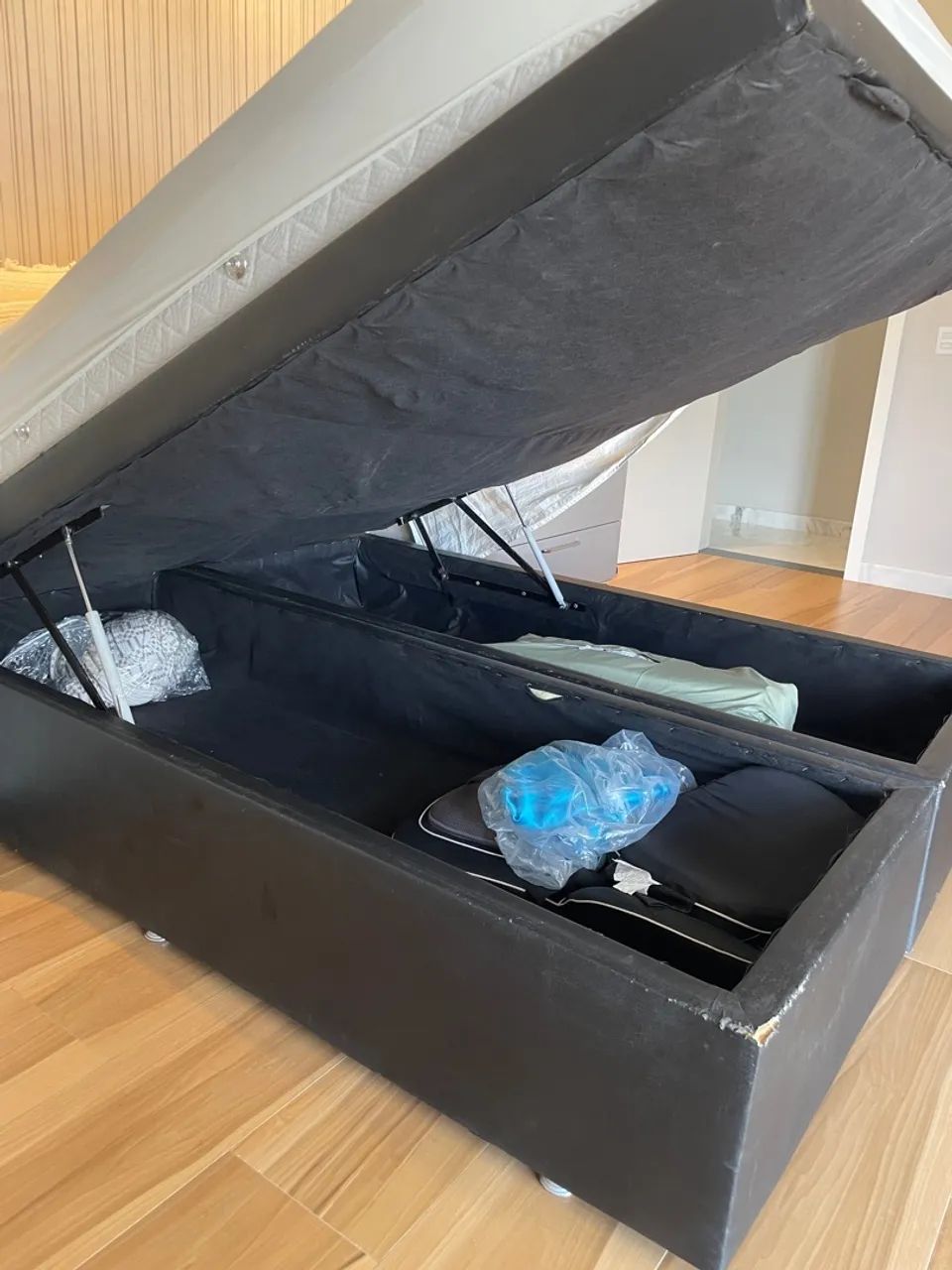 Cama king box baú.  - Foto 2