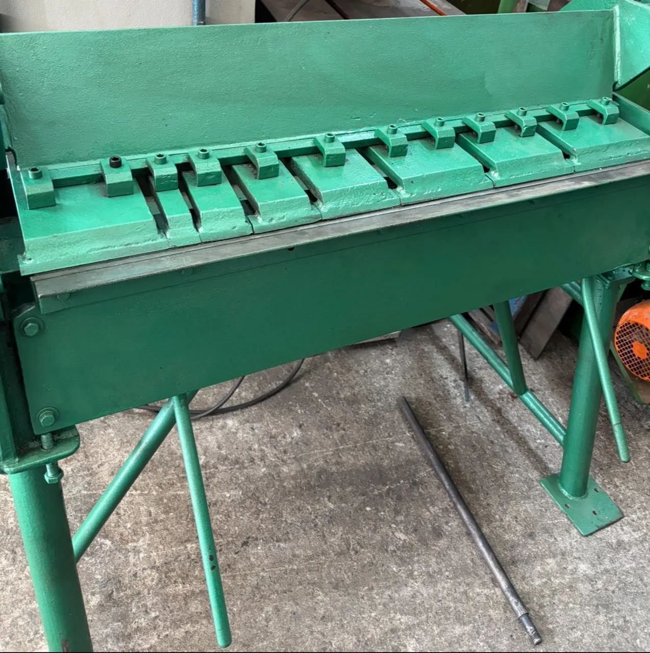 Dobradeira de Chapa Manual 