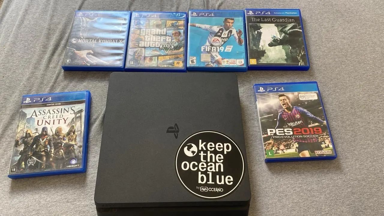 Playstation 4 Slim com vários jogos