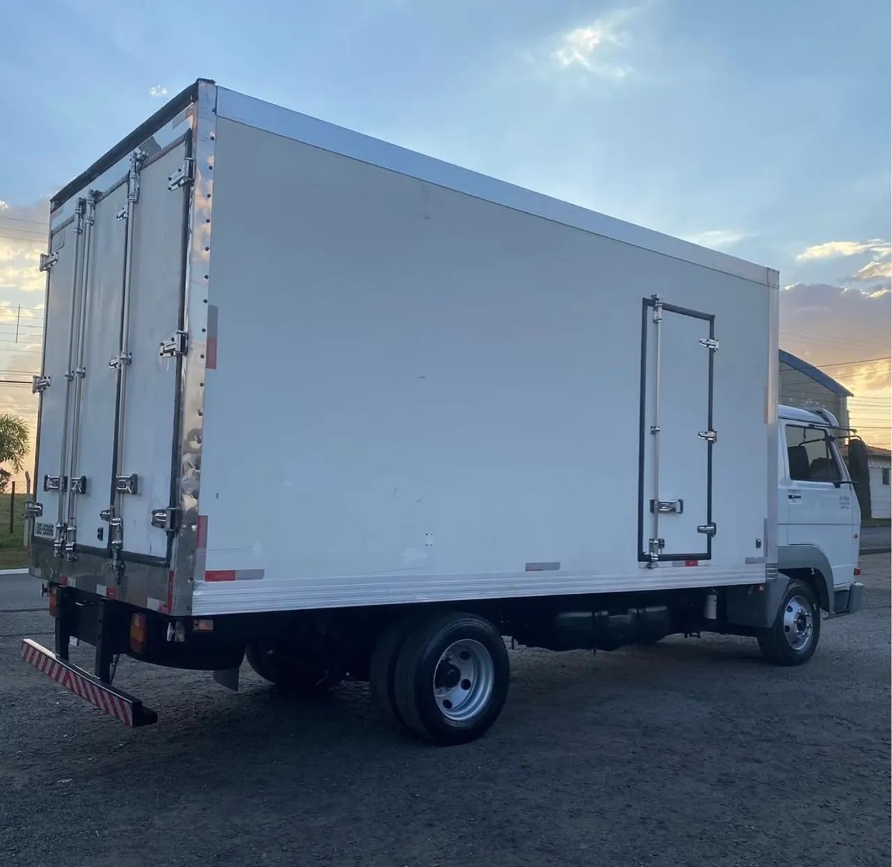  Delivery 8-150 Baú Refrigerado  - Foto 4