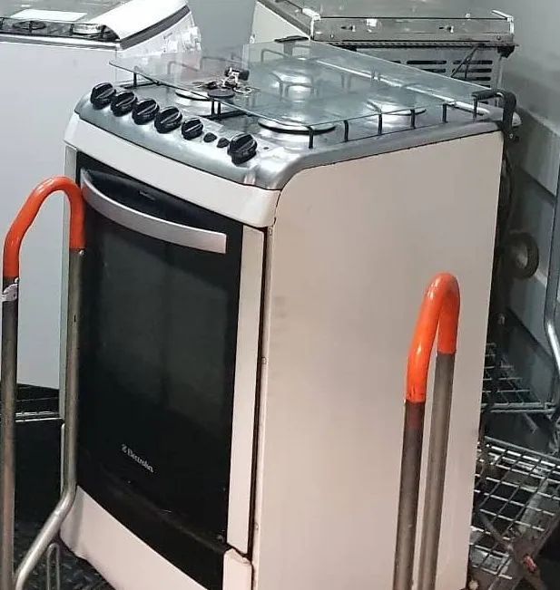 Fogão Electrolux com design moderno e funcional