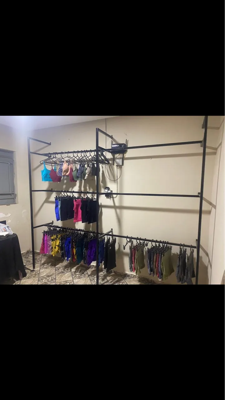 Arara para loja de roupas