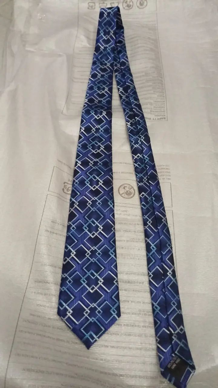 Gravata Azul Losangos entrelaçado clássico - Foto 3