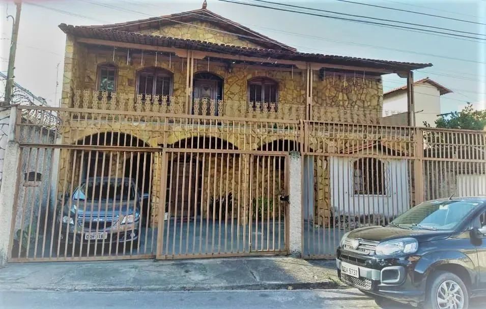 CASA A VENDA II BAIRRO JK CONTAGEM.