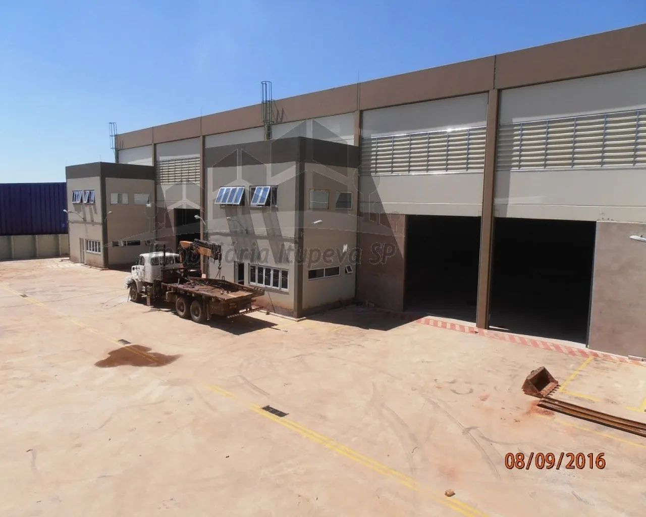 Aluguel de Galpão Industrial no Distrito Industrial de Jundiaí-SP: 2 salas, 2 banheiros, 1 - Foto 3