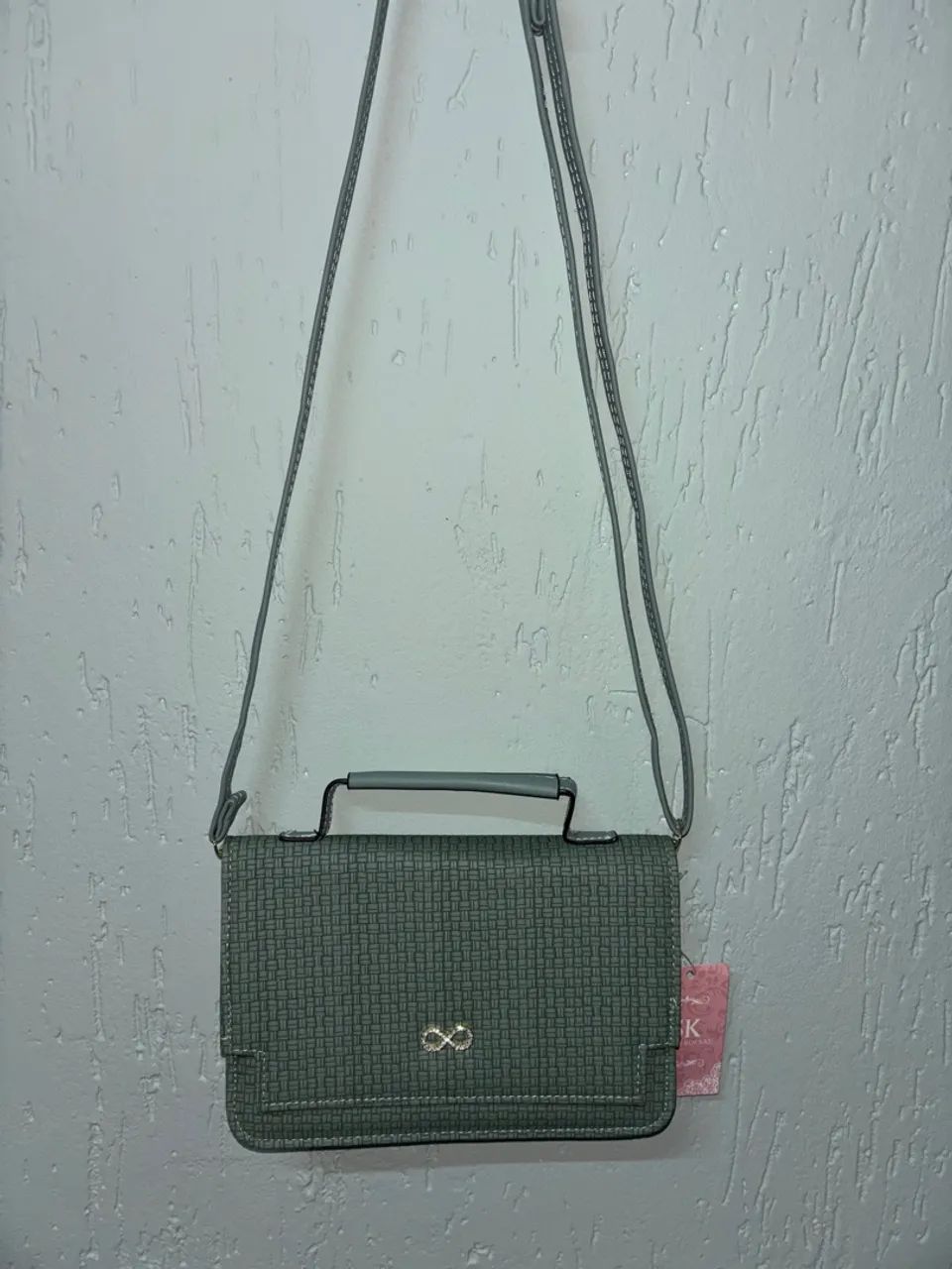 NOVA - Bolsa de mão ou ombro - Elegante com Detalhe de Infinito - Foto 4