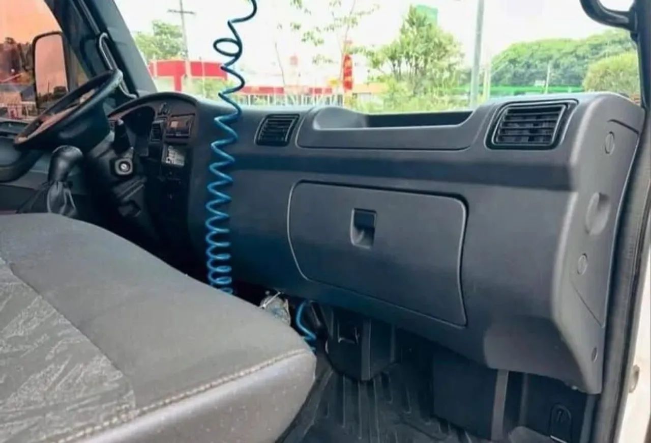 Accelo 1016 Baú Seco Ano 2014 - Foto 7