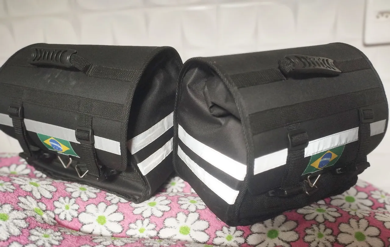 Bolsas Laterais Moto com Detalhes Refletivos e Bandeira Brasil