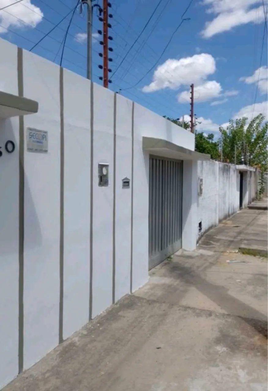 ALUGO CASA RESEDENCIAL