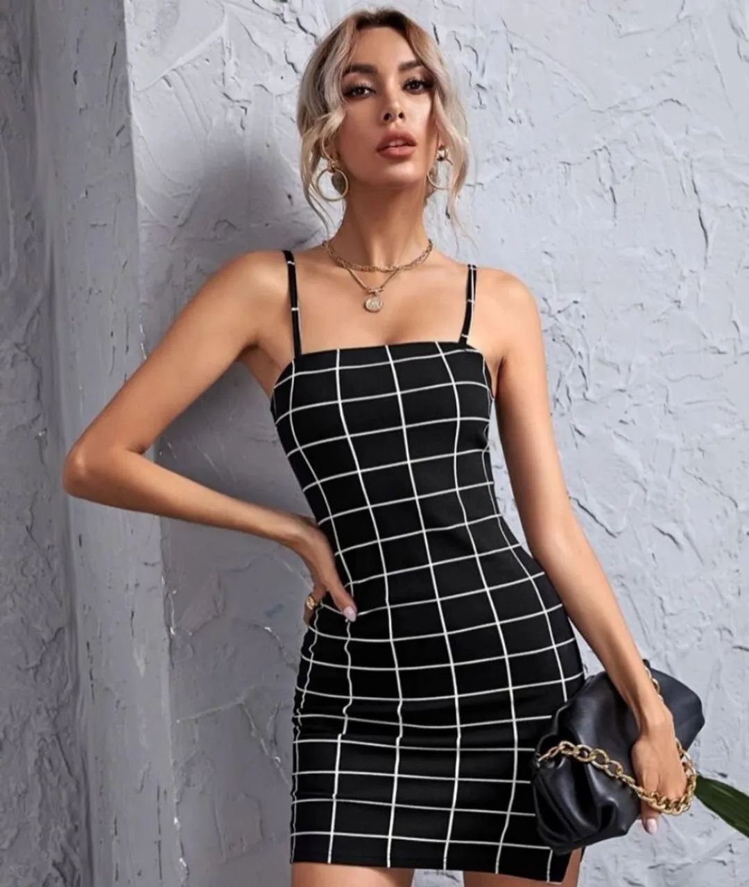 Vestido Mini Quadrado Elegante