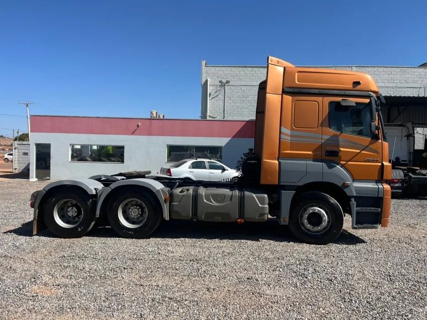 MB Axor 2544S ano 21/22, Pneus novos, Suspensão de Mola E Kit Hidráulico - Foto 8