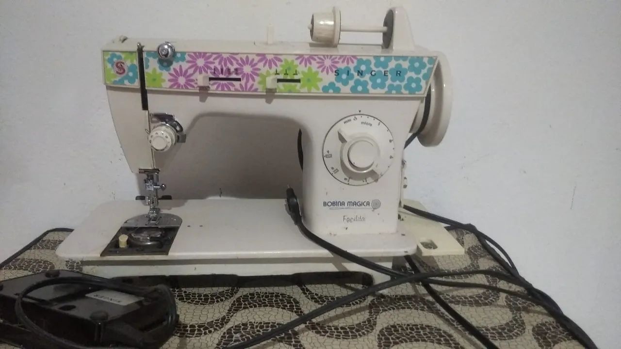 Máquina de Costura Singer - Foto 4