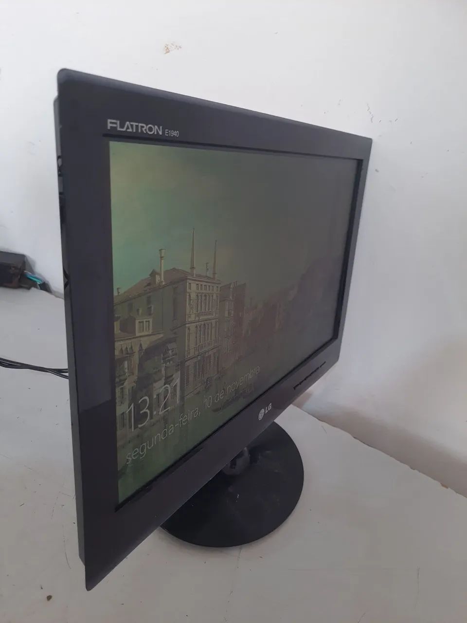 Monitor Led Lg Flatron 19 Polegadas usado em Bom Estado. Mod:E1940S - Foto 2