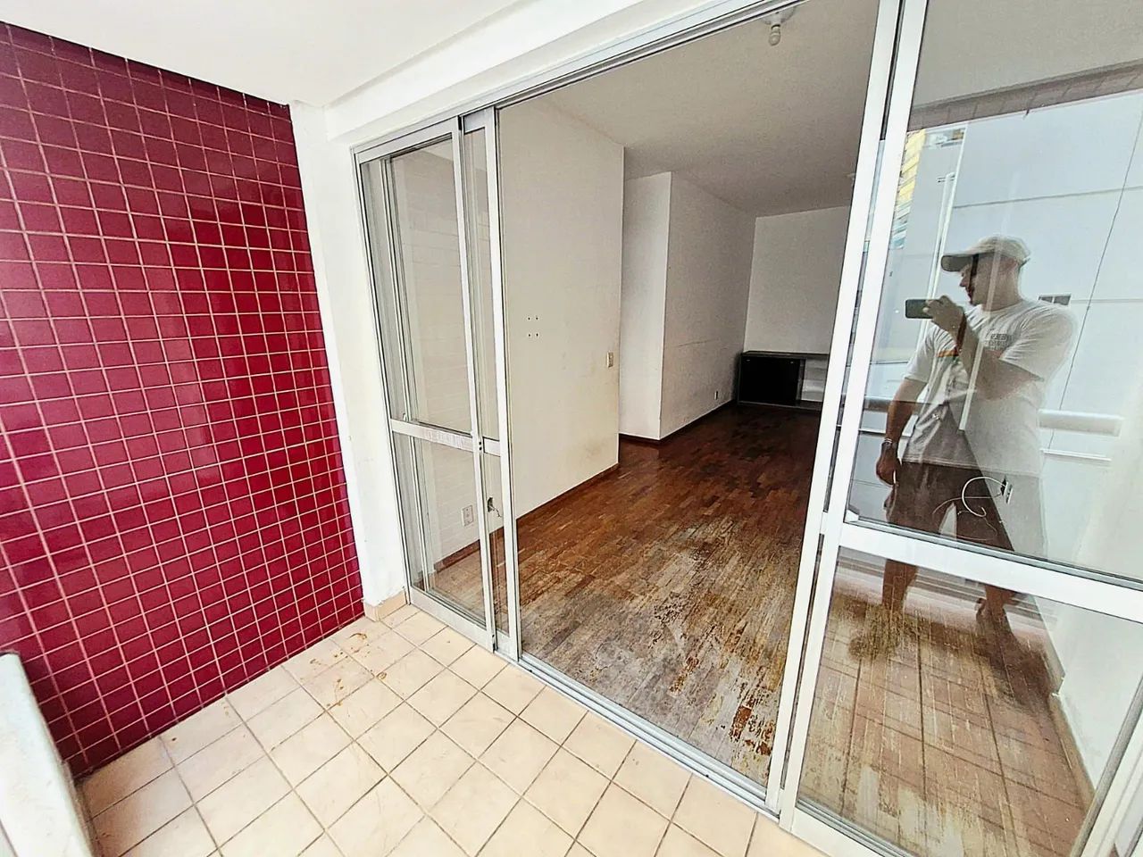 Apto 2 quartos com dependência completa - Foto 3