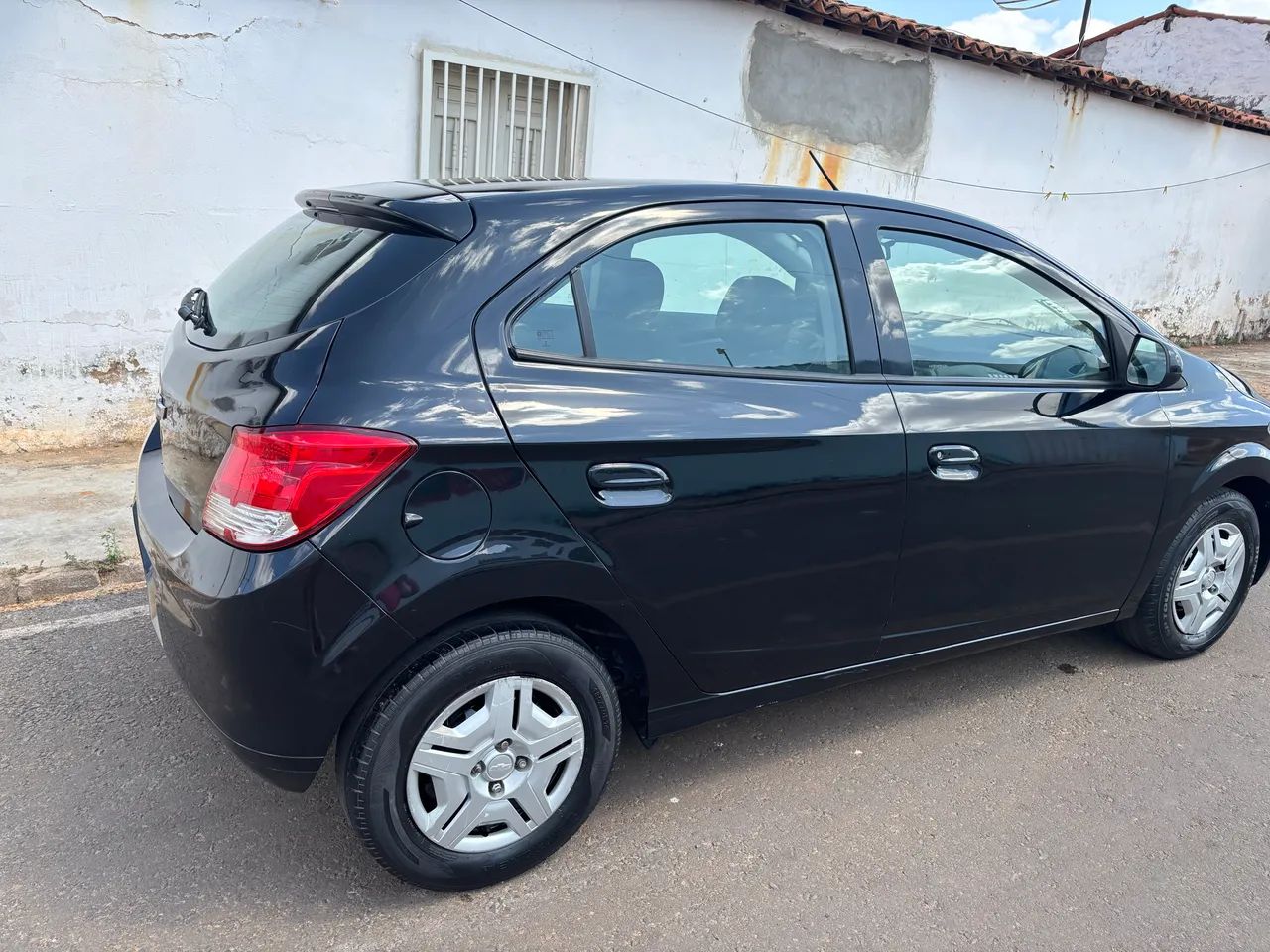 Chevrolet Onix JOY Hatch 1.0 8V Flex Mec. 4P 2017 - Foto 4