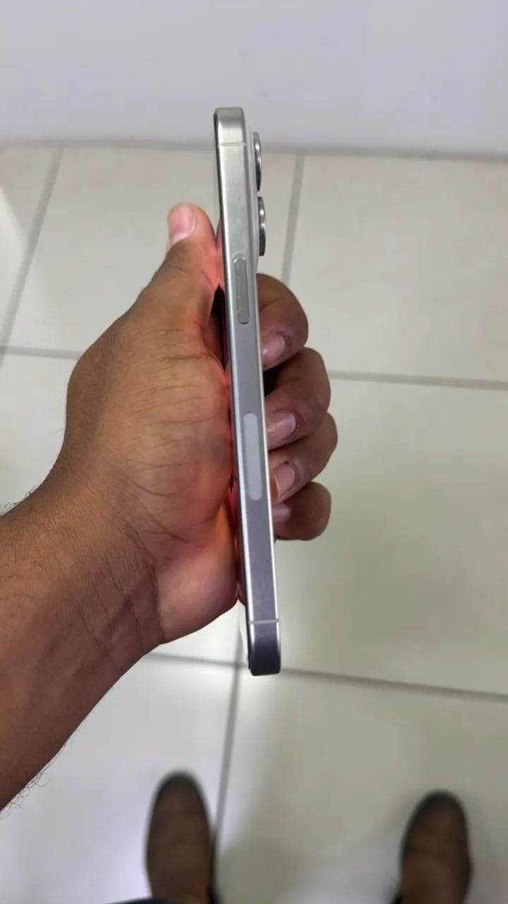 Iphone 15 pro Max - Foto 3