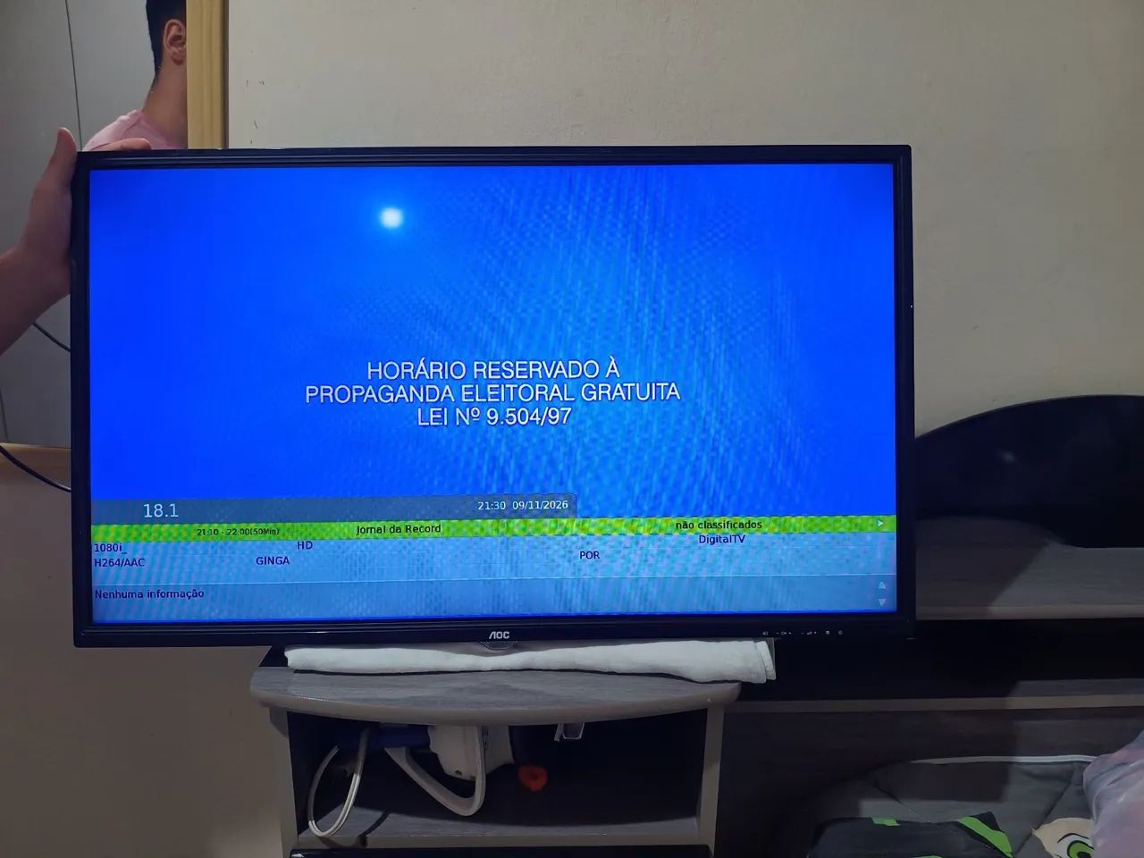 Tv 32 pol.LED AOC em perfeito estado no precinho... - Foto 4