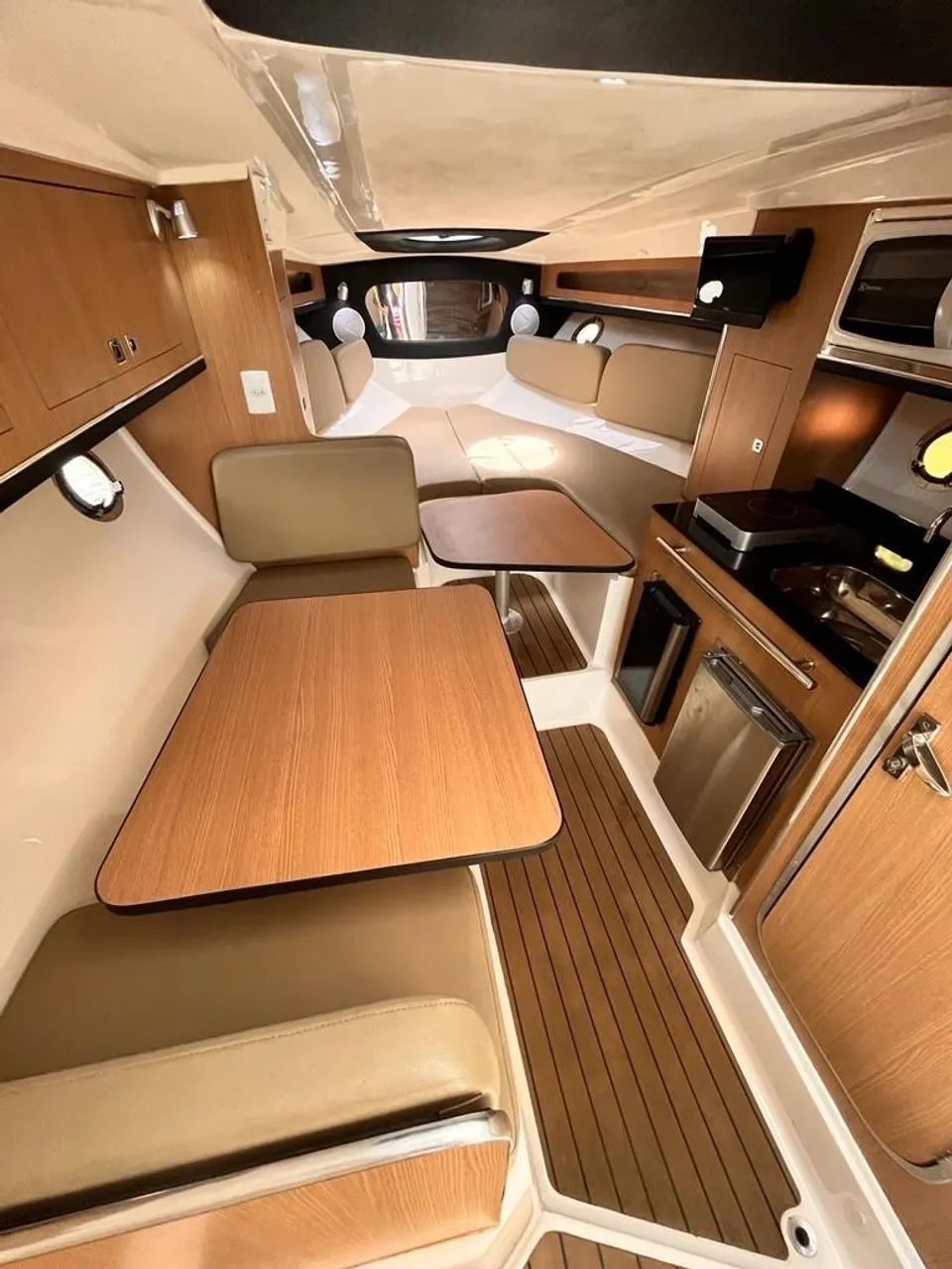 Lancha Ventura 350 HT - Ano 2018 - Gerador ONAN + JOYSTICK - Foto 9
