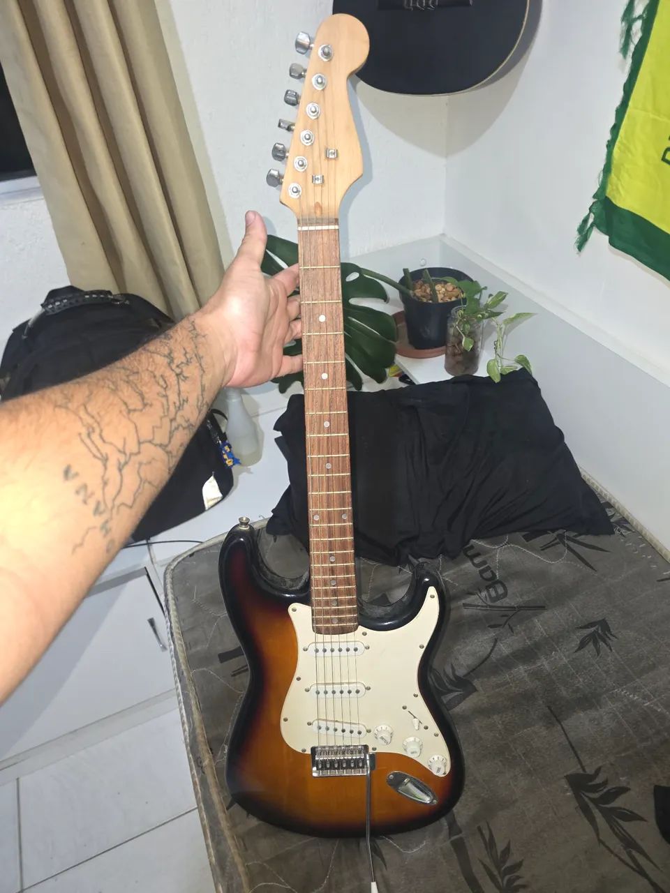 Guitarra stratocaster  - Foto 2