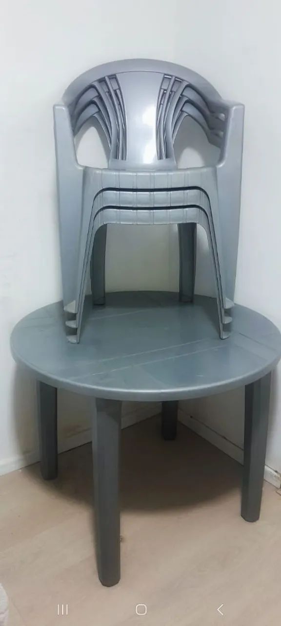Mesa com cadeiras