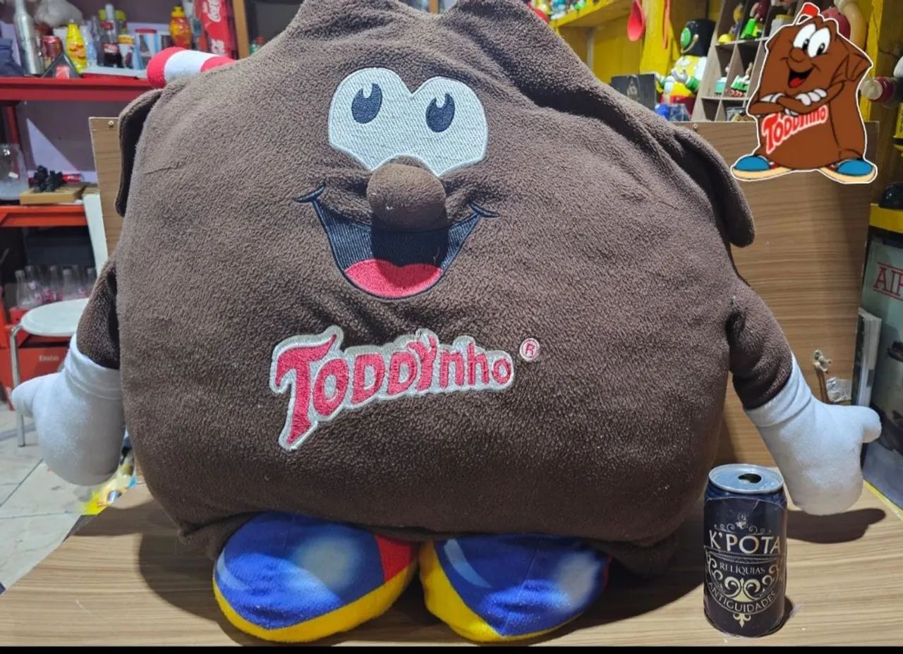 Toddynho de pelúcia gigante