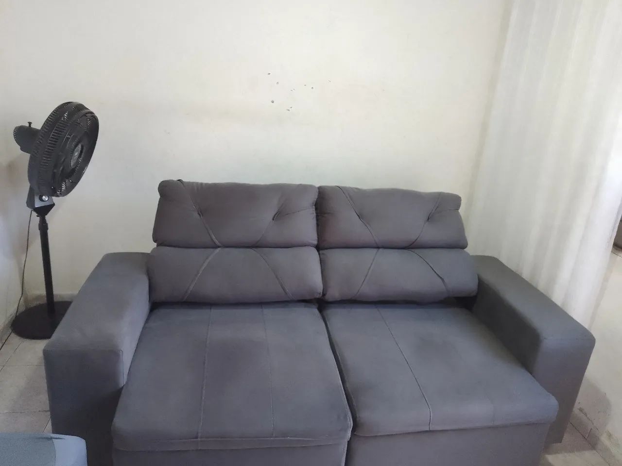 Sofá 3 lugares retrátil e reclinável 
